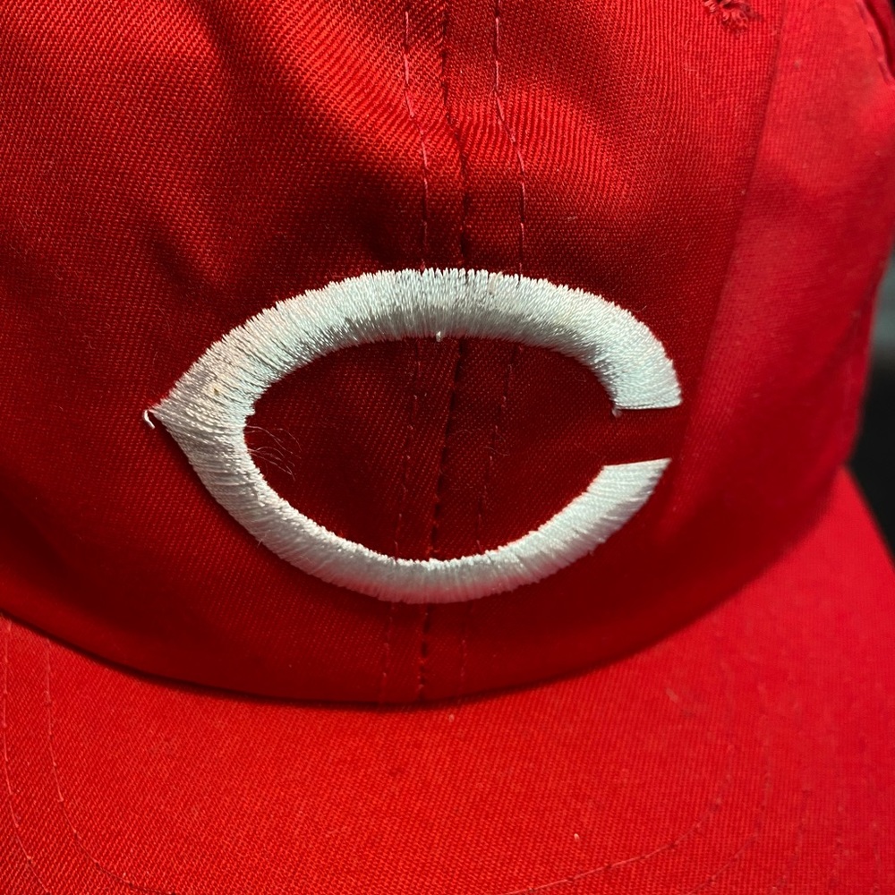 Embroidered adjustable Cincinnati Reds ball hat